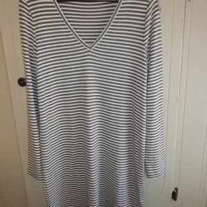 NEW JACK by BB DAKOTA Striped V-Neck Dress S Long Sleeves Gray/White Very Soft!
